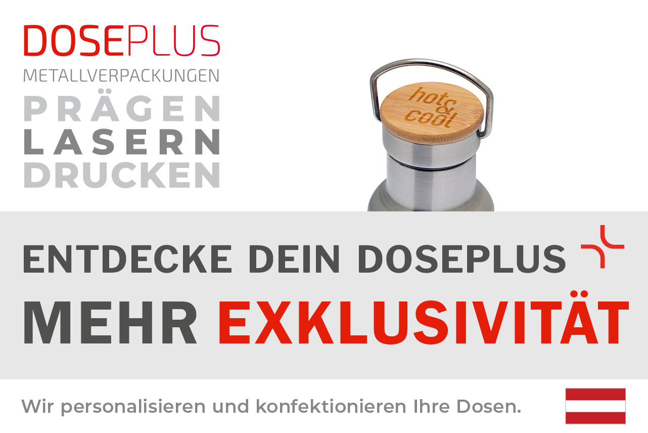 Doseplus Edelstahl-Trinkflasche TFL 010 mit Bambusdeckel – Bannertext: „Entdecke dein Doseplus – mehr Exklusivität“ sowie Hinweis auf Prägen, Gravur und Druck. Ideal für personalisierte Markenbotschaften.