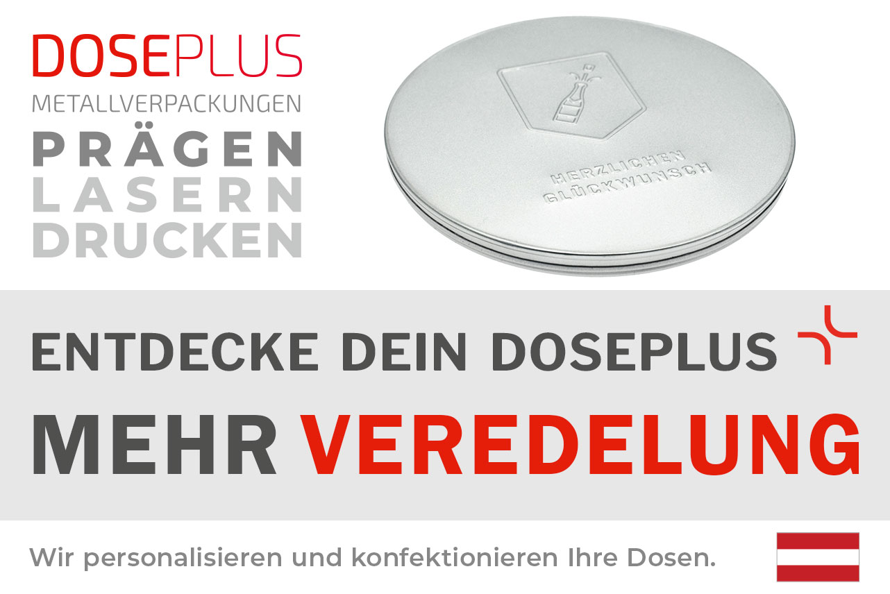 Doseplus runde silberne Metalldose mit geprägtem Motiv einer Sektflasche und Schriftzug „Herzlichen Glückwunsch“. Text: „Metallverpackungen prägen, lasern, drucken – Entdecke dein Doseplus, mehr Veredelung“.