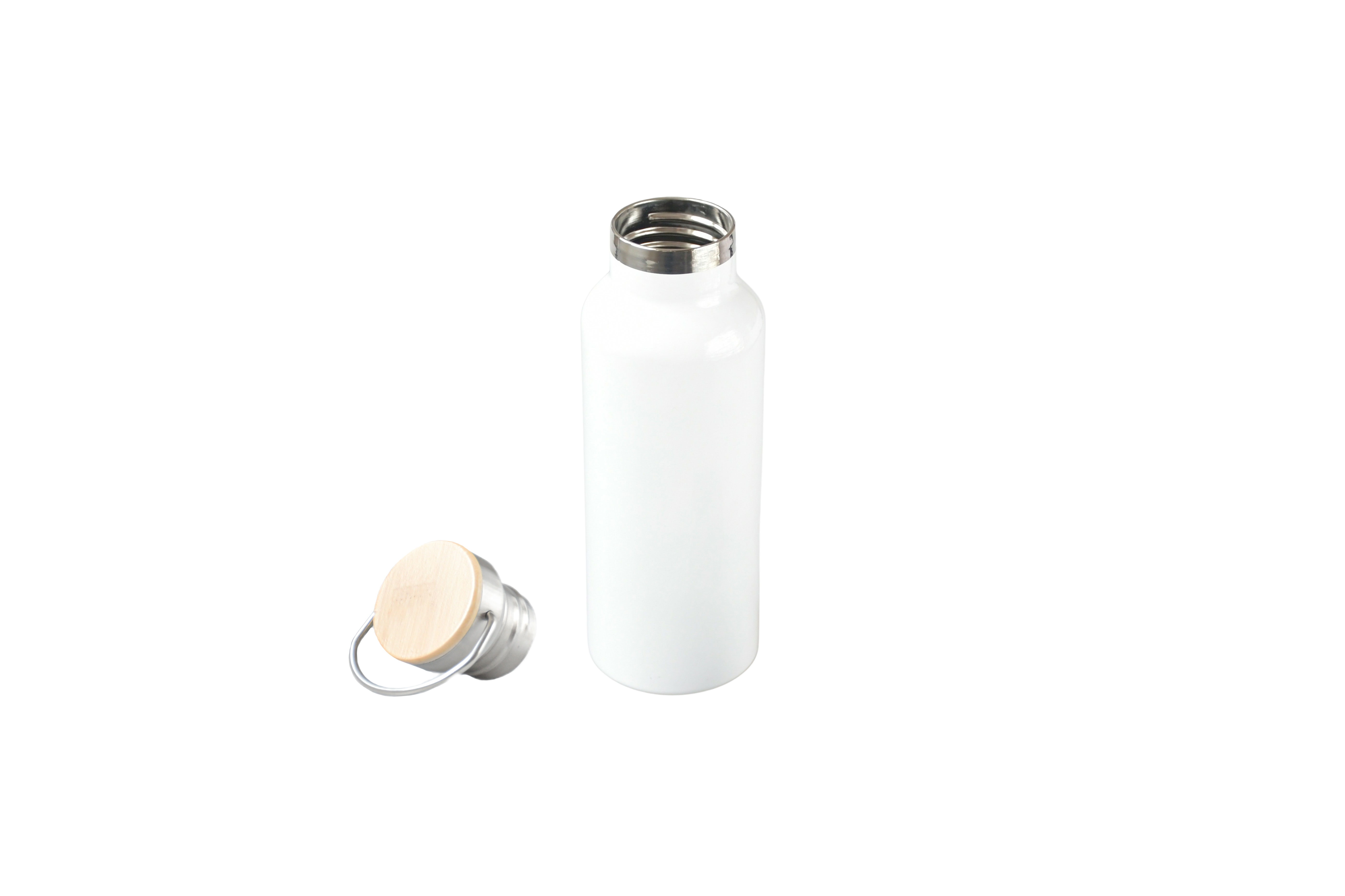 Nachhaltige Edelstahlflasche mit Bambusdeckel
