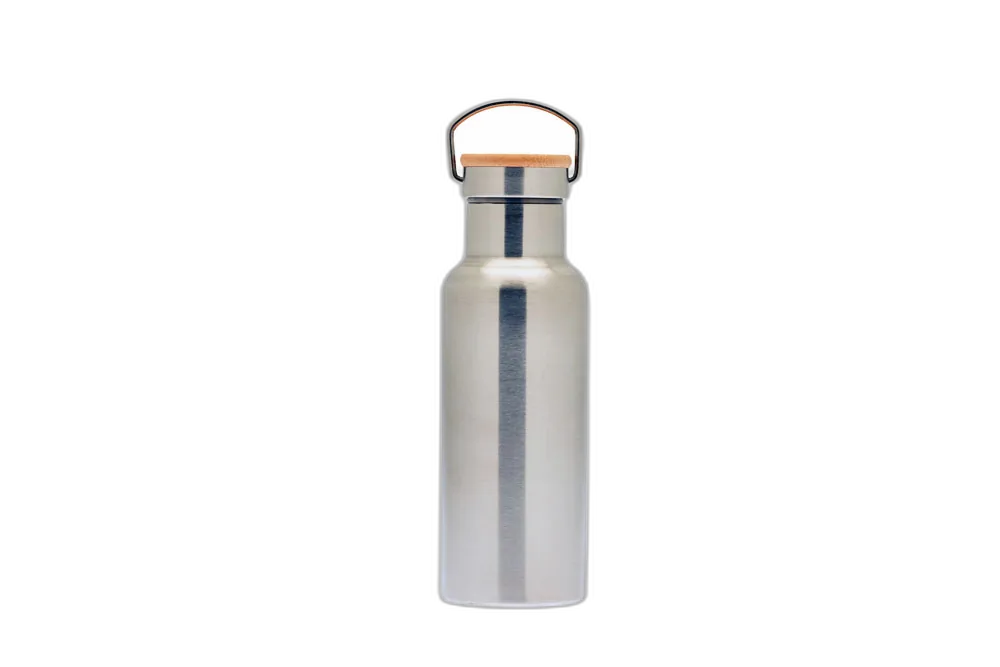Nachhaltige Edelstahlflasche mit Bambusdeckel